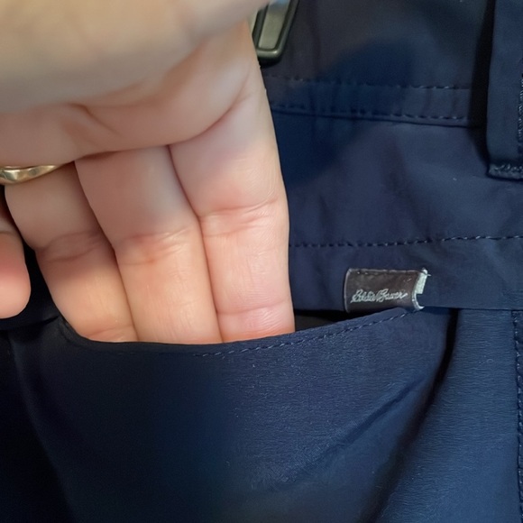 Eddie Bauer women’s sz 12 skirt. Navy Blue. Front& back pockets. Shorts under - Picture 4 of 7